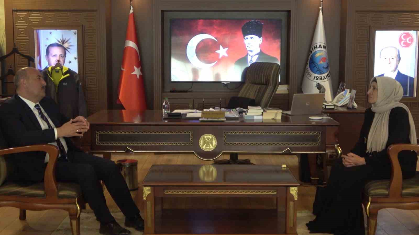 Şehit annesinden duygulandıran destek: Umre parasını depremzedeler için bağışladı