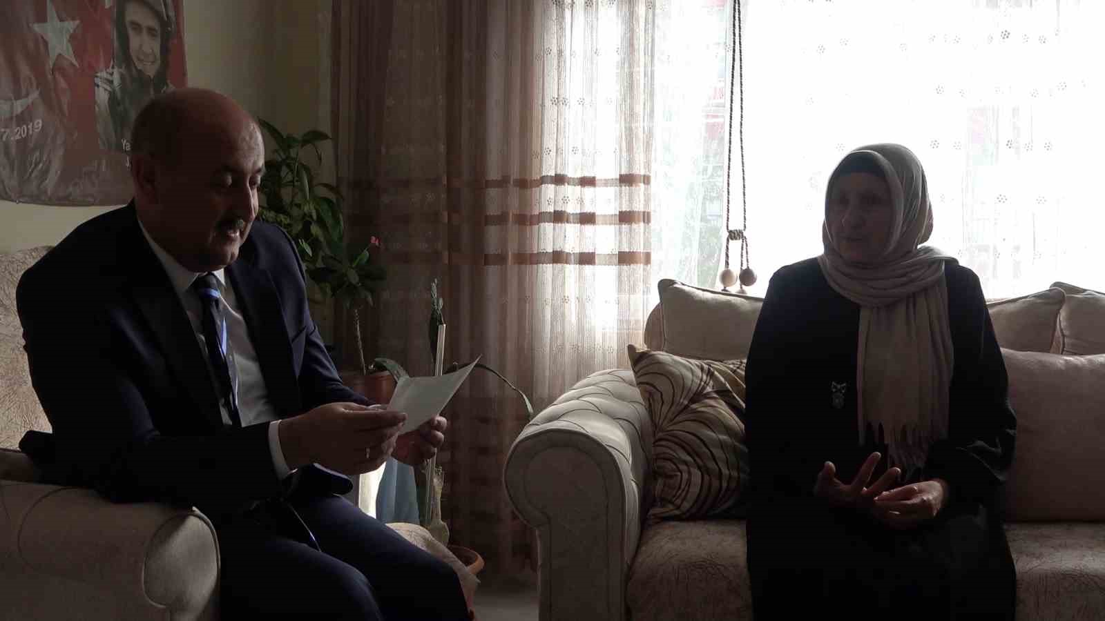 Şehit annesinden duygulandıran destek: Umre parasını depremzedeler için bağışladı