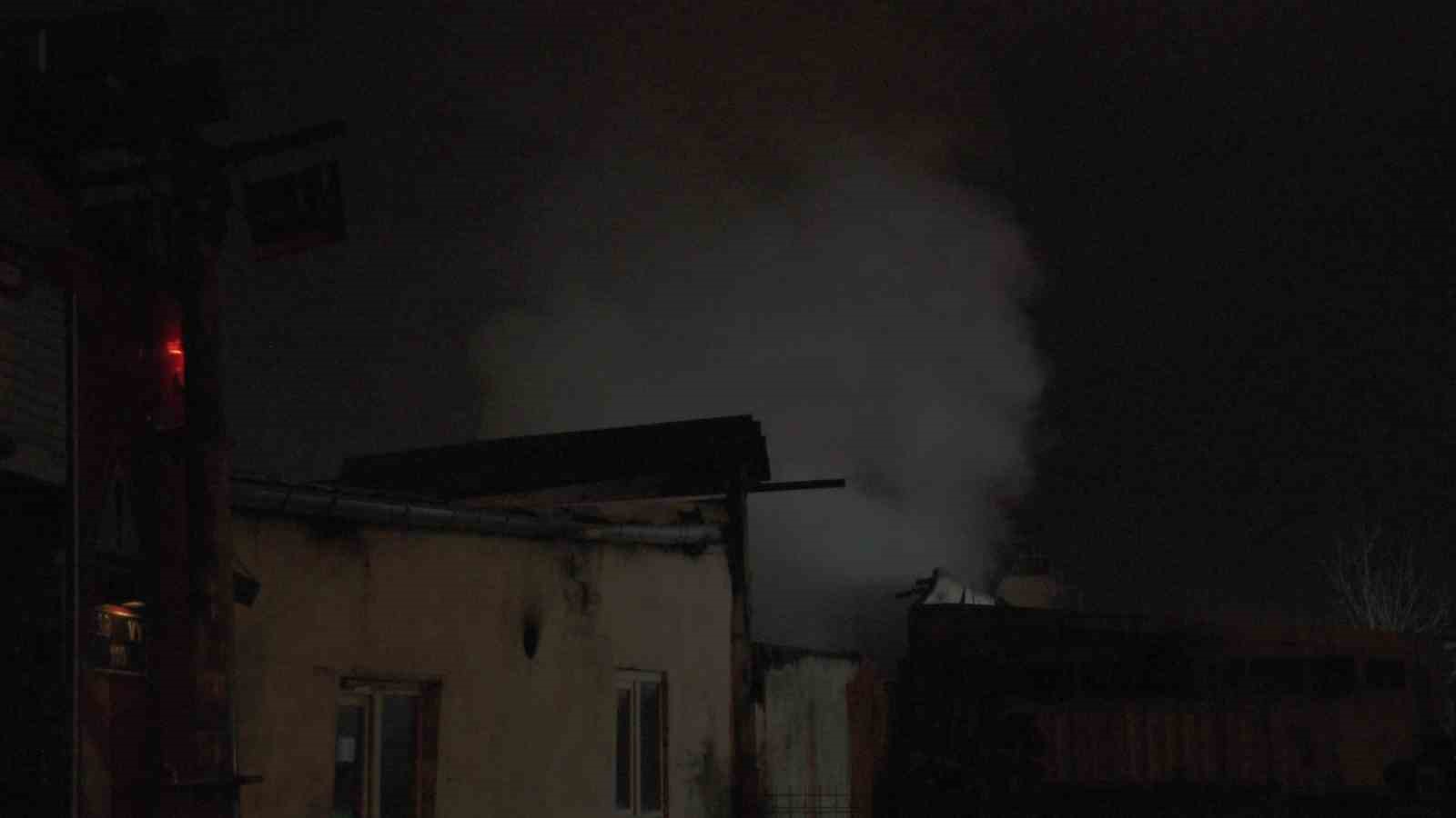 Kayseri’de madeni yağ deposu küle döndü