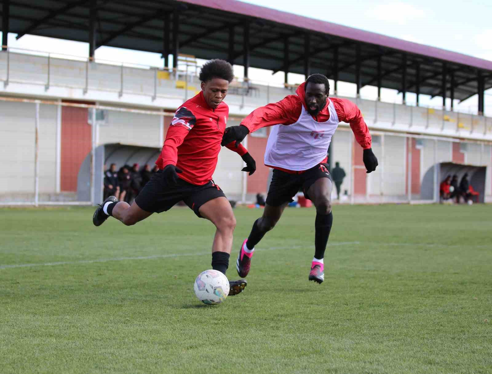 Sivasspor antrenman maçı yaptı