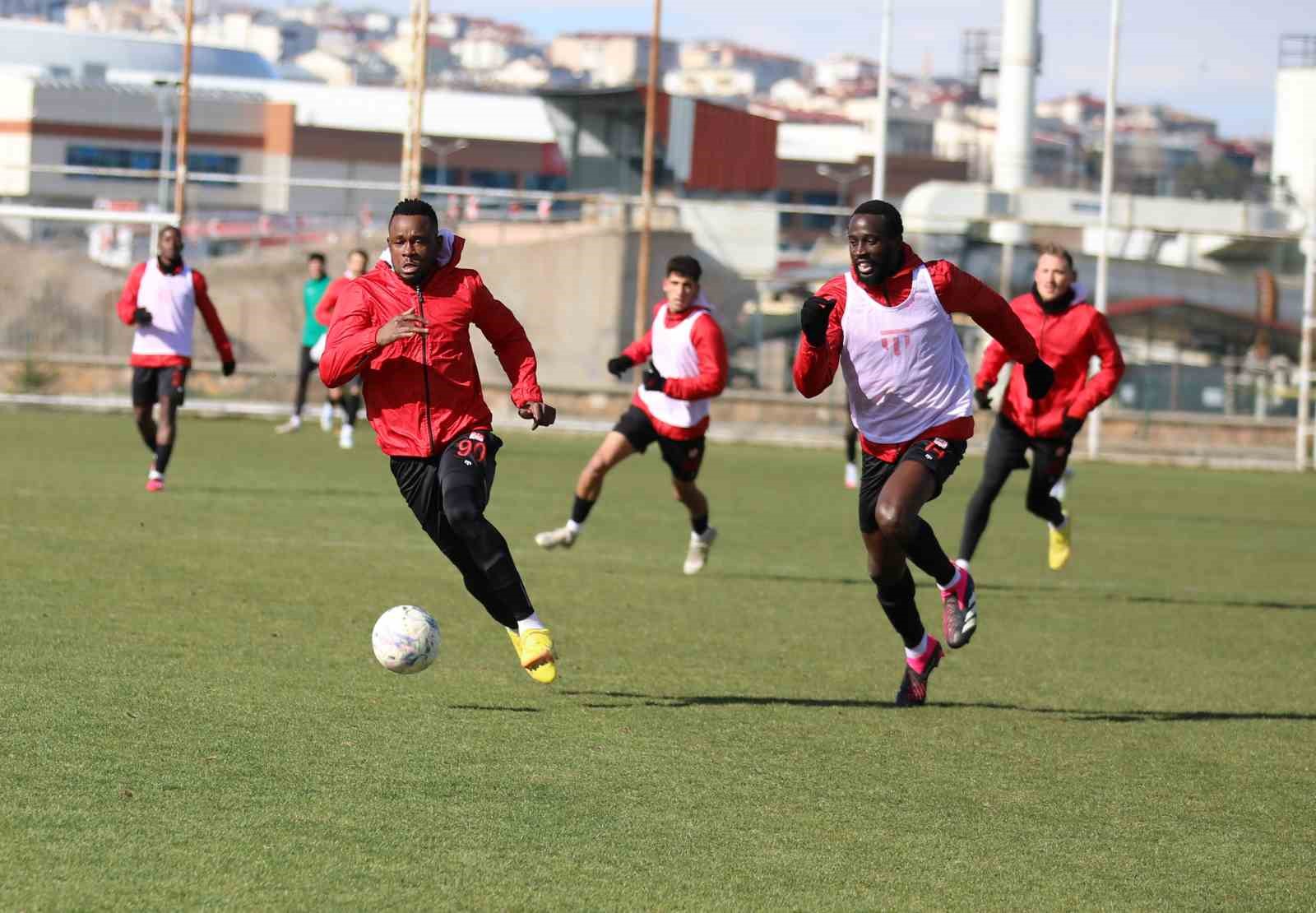 Sivasspor antrenman maçı yaptı