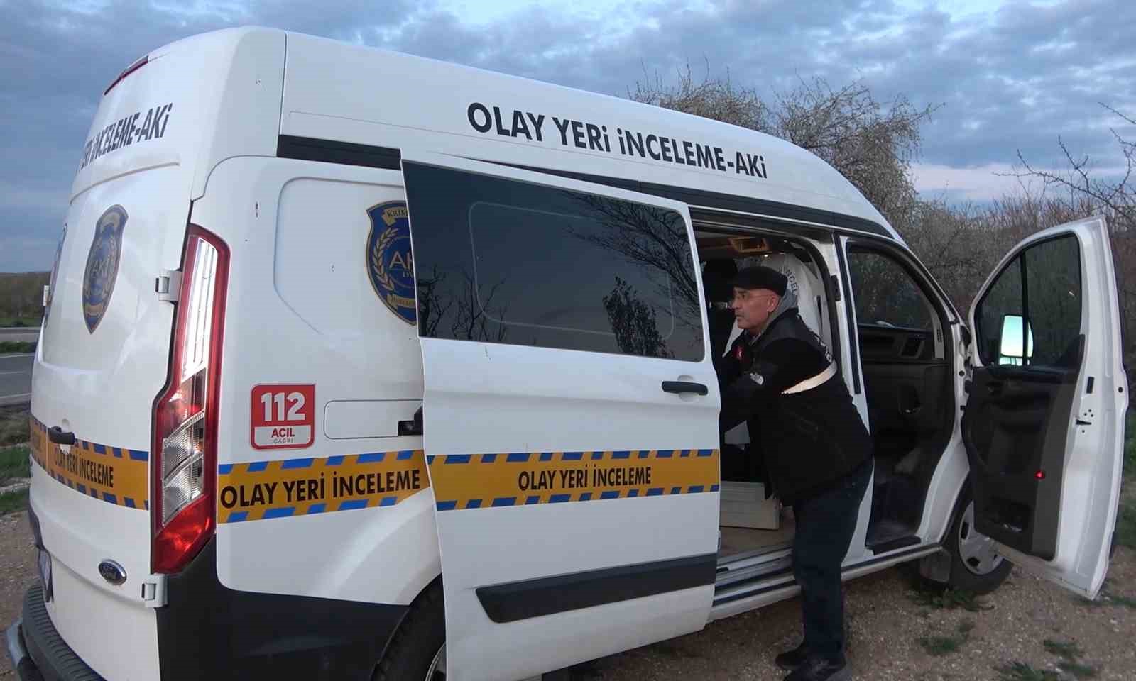KARAKEÇİLİ'DE TARLAYA GİREN HAYVAN KAVGASI KANLI BİTTİ 1 ÖLÜ 1 YARALI