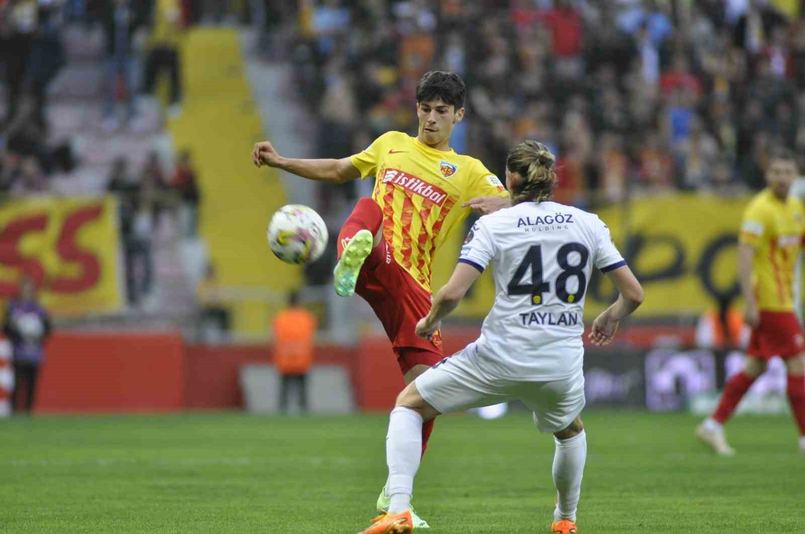 Spor Toto Süper Lig: Kayserispor: 0 - MKE Ankaragücü: 1 (Maç devam ediyor)
