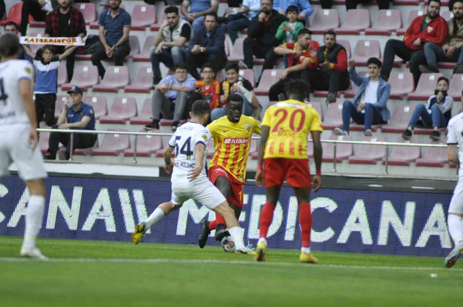 Spor Toto Süper Lig: Kayserispor: 0 - MKE Ankaragücü: 1 (Maç devam ediyor)