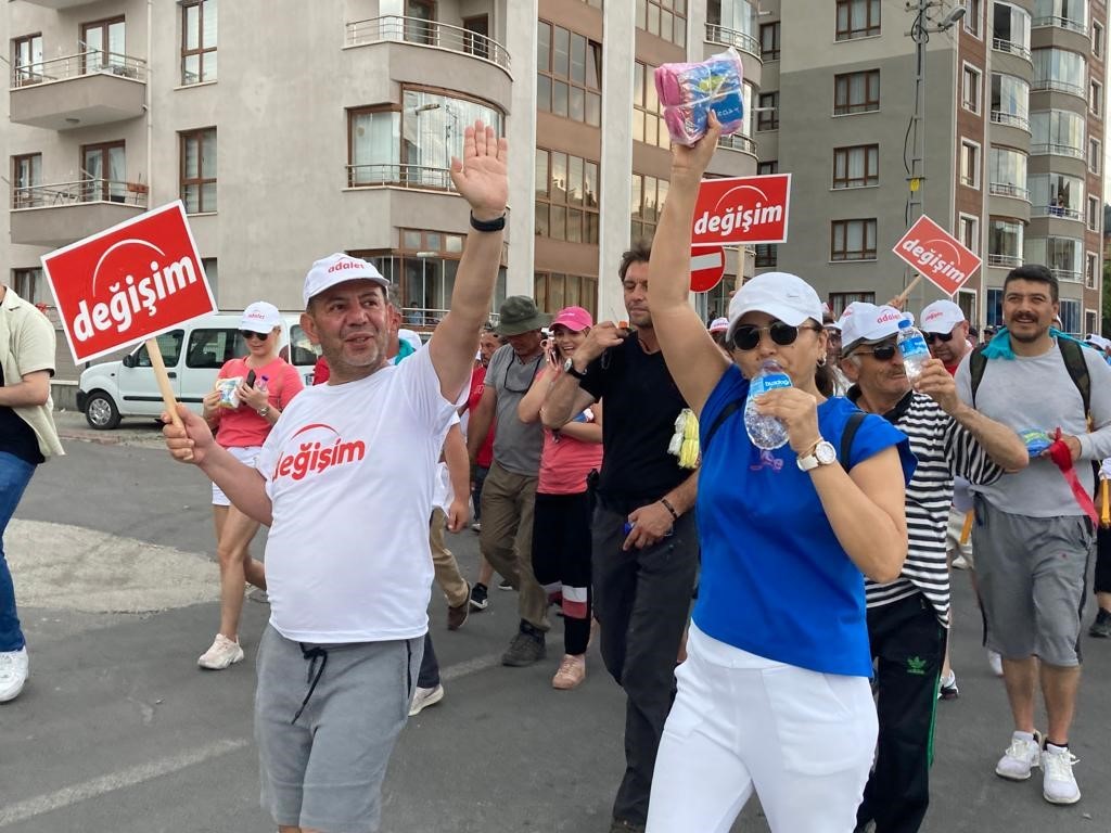Bolu Belediye Başkanı Özcan: “(Kılıçdaroğlu) Atatürk’ün koltuğunda oturmaya devam edemez”