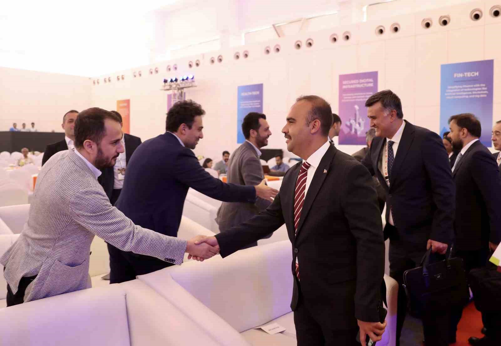 Bakan Kacır, Türkiye’nin girişimcilik ekosistemini Hindistan’a tanıttı