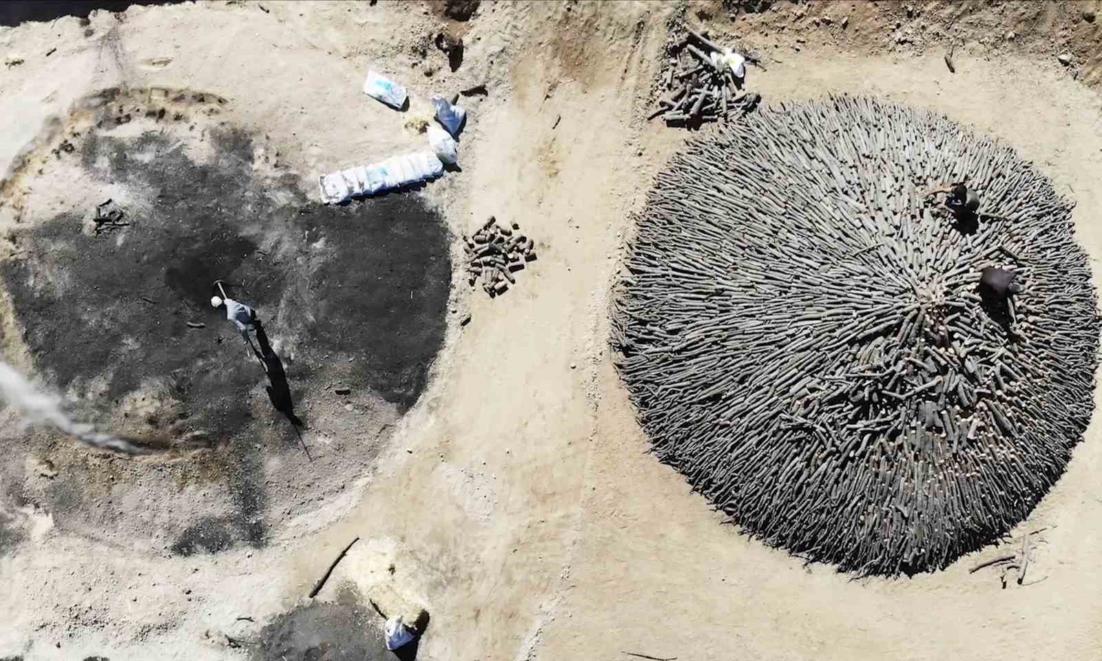 Zor şartlar altında mangal kömürü üretiyorlar: Tonu 14 bin lira