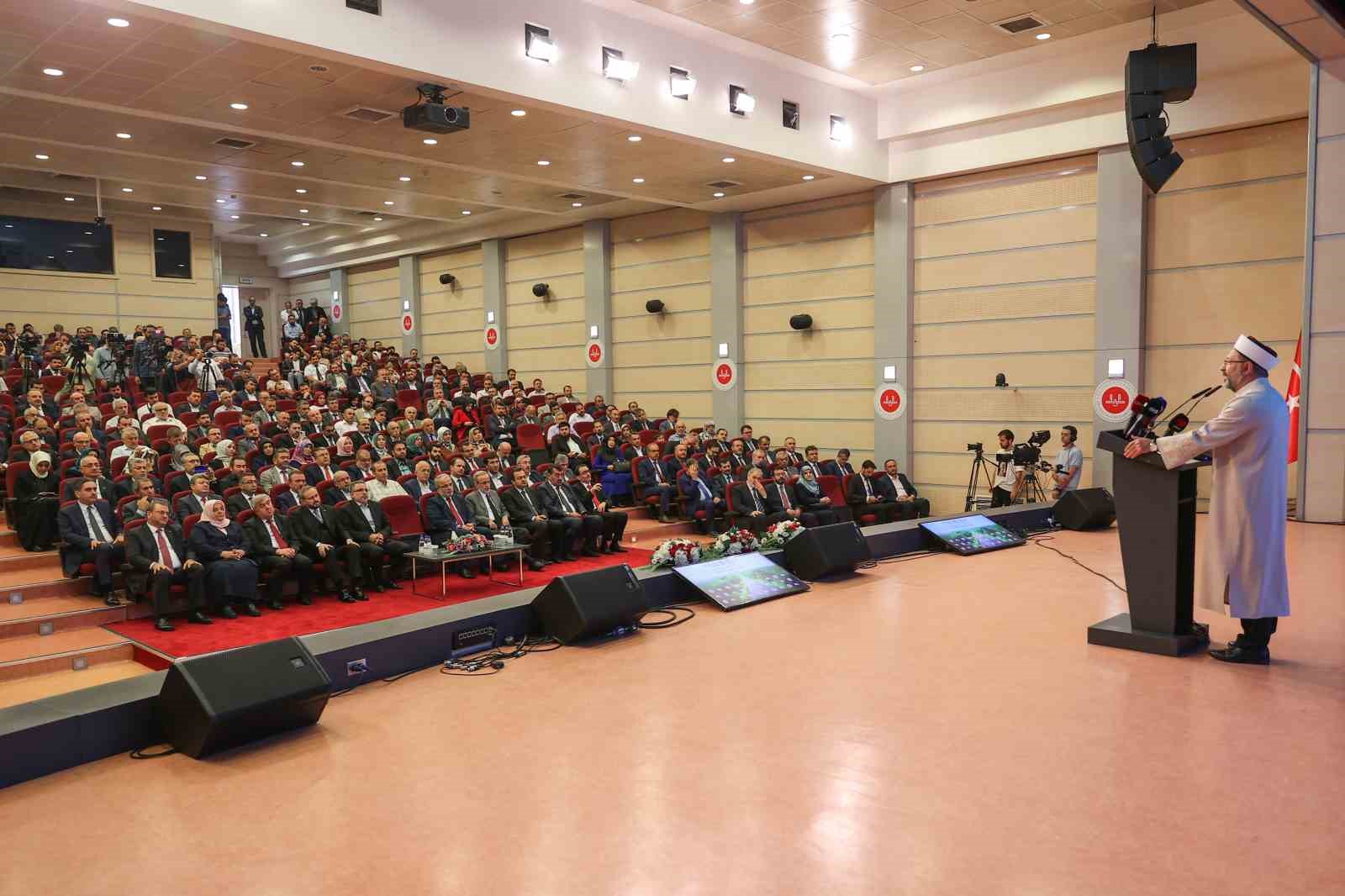 Diyanet İşleri Başkanı Erbaş: "Peygamber Efendimizi yeniden hatırlayıp, hatırlatacağız"