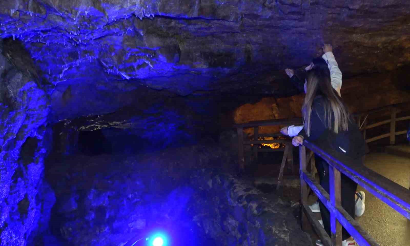 285 metre uzunluğunda 3 kattan oluşuyor: Tarihi Sulu Mağara ziyaretçilerini ağırlıyor