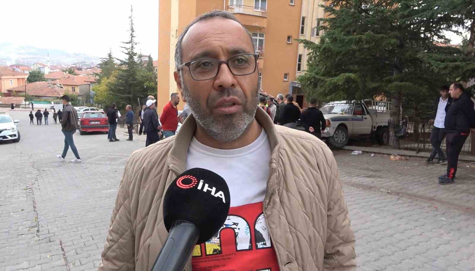 Freni boşalan kamyon park halindeki araçlara çarptı