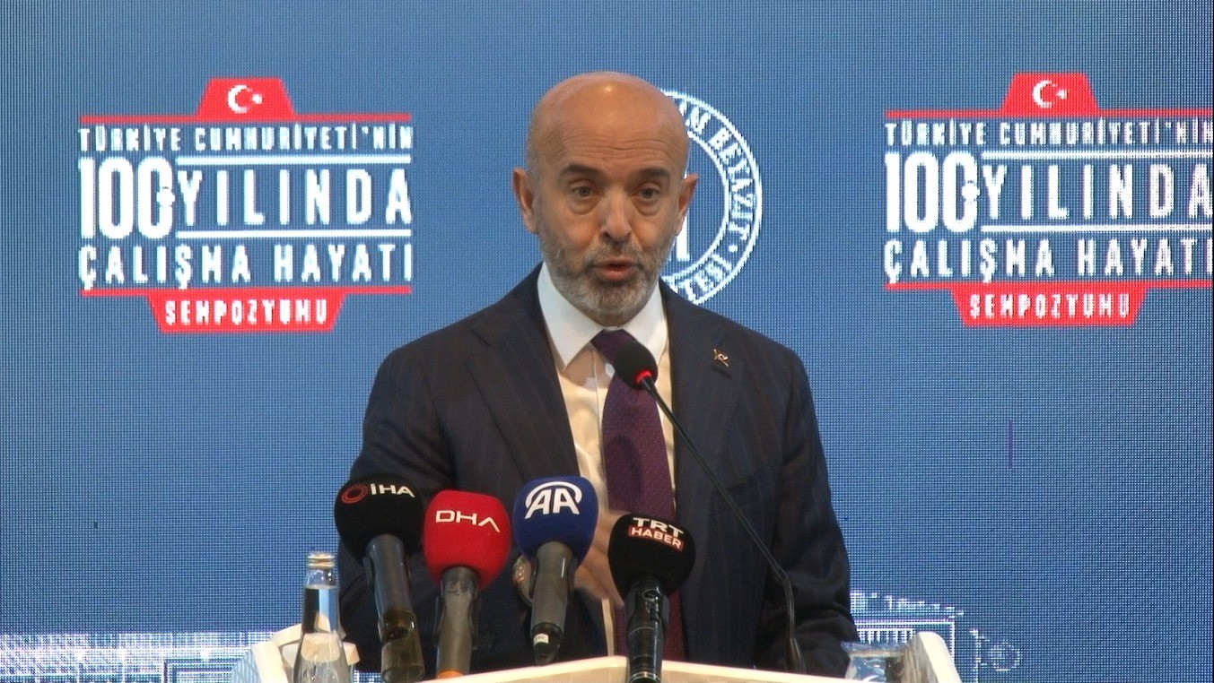 Bakan Işıkhan, “Türkiye Cumhuriyeti’nin 100. Yılında Çalışma Hayatı” paneline katıldı
