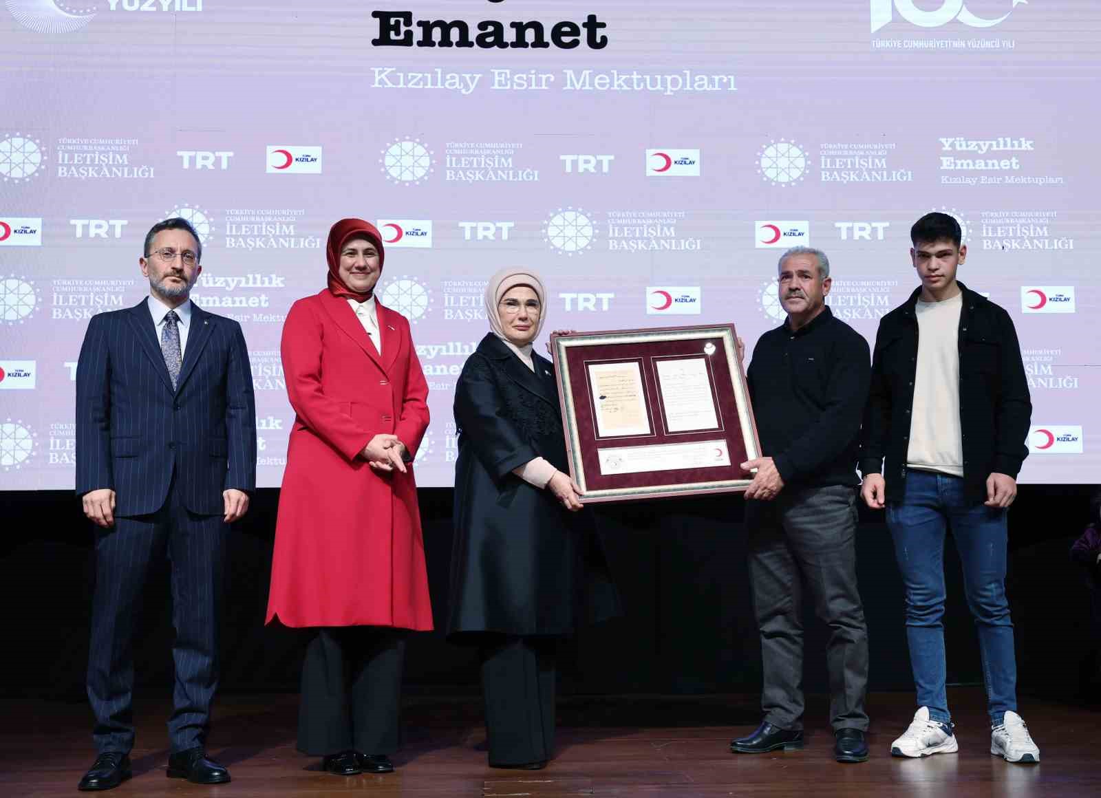 Emine Erdoğan: "Dünyanın bütün mazlumlarını emanet addediyoruz ve kalıcı barışı tesis etmek için seferber oluyoruz"