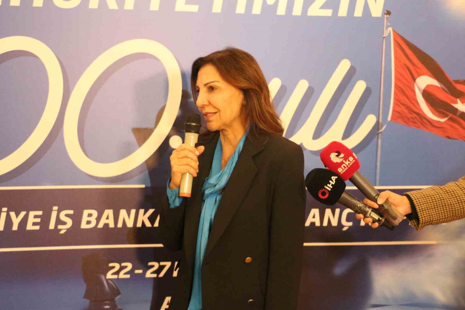 Türkiye’nin en iyi satranç ustaları hamlelerini bu sefer Cumhuriyet’in 100. yılı için yaptı