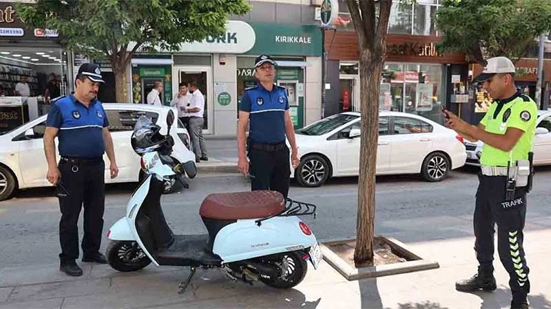 KALDIRIMA PARK YAPANLARA CEZA YAĞDI!