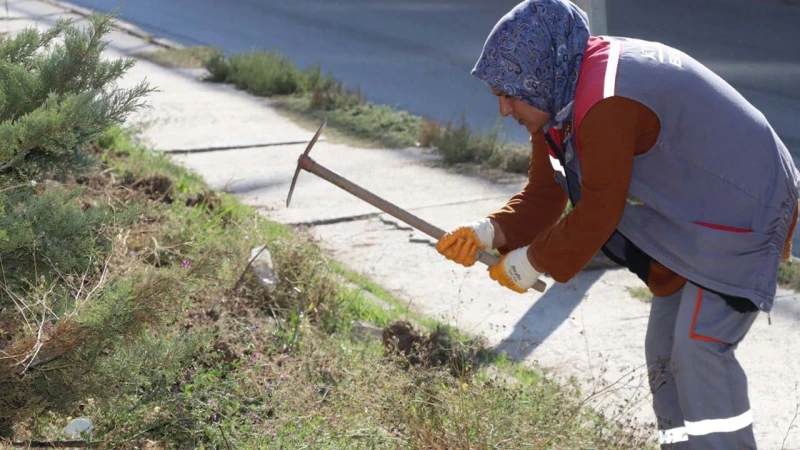 Kırıkkale’de kadınların elleriyle park ve bahçeler çiçek açıyor