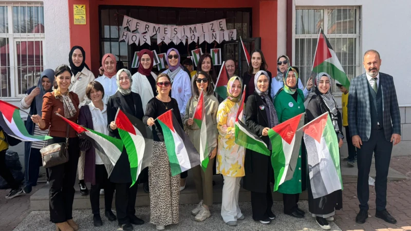 Öğrencilerden ‘Gazze için Seferberiz’ kermesi
