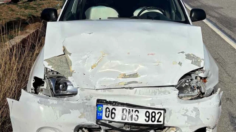 Kırıkkale'de iki otomobil çarpıştı: 3 yaralı