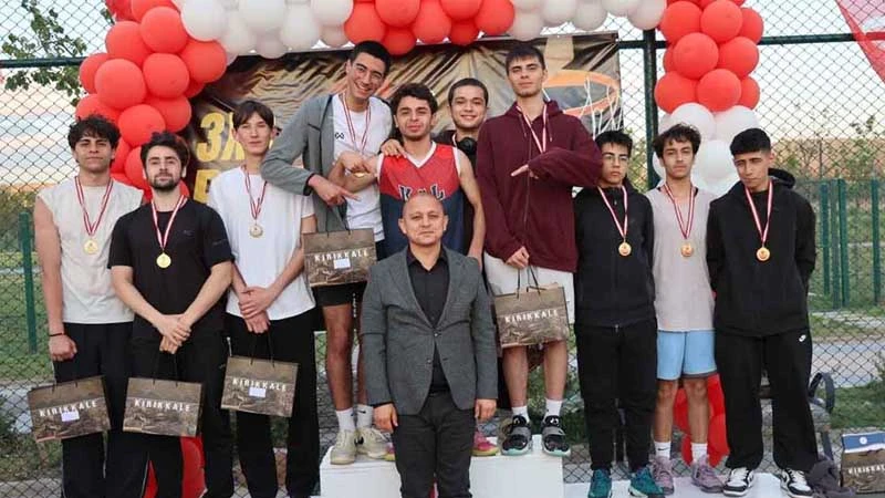 Millet Bahçesi’nde pota heyecanı