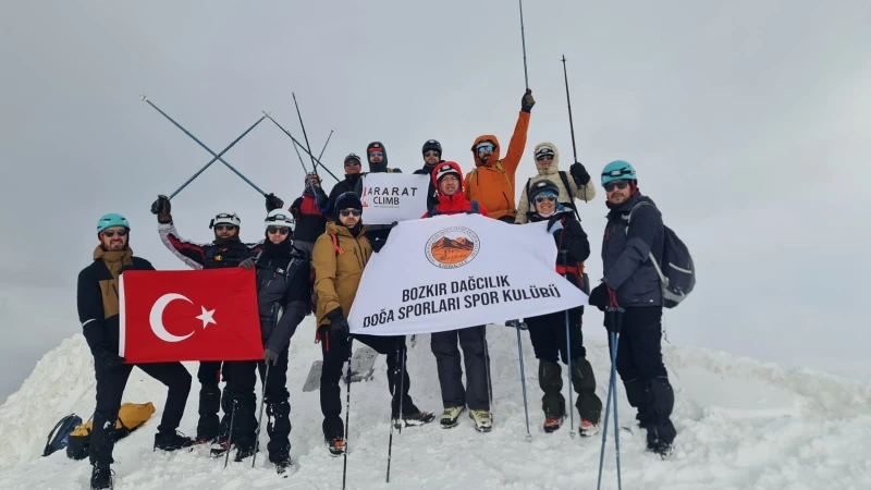 Bozkır’ın dağcıları Ağrı Dağı’nda