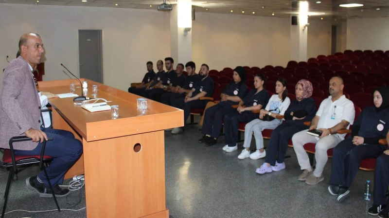 Hastanede temizlik personeline oryantasyon eğitimi
