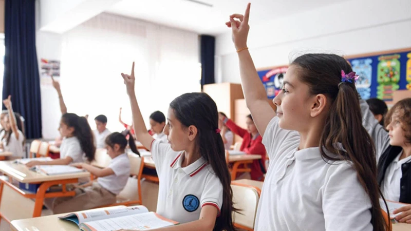 Okullarda serbest kıyafet dönemi sona erdi