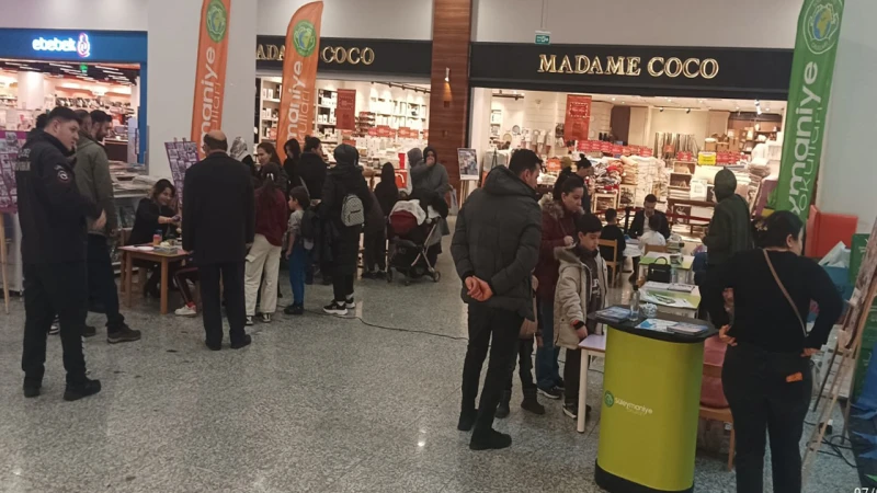 Süleymaniye Okulları’ndan farkındalık oluşturan etkinlik  Renkli görüntüler oluştu.