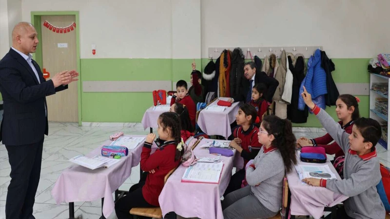 Başkan Önal’dan öğrencilere yerel yönetim dersi