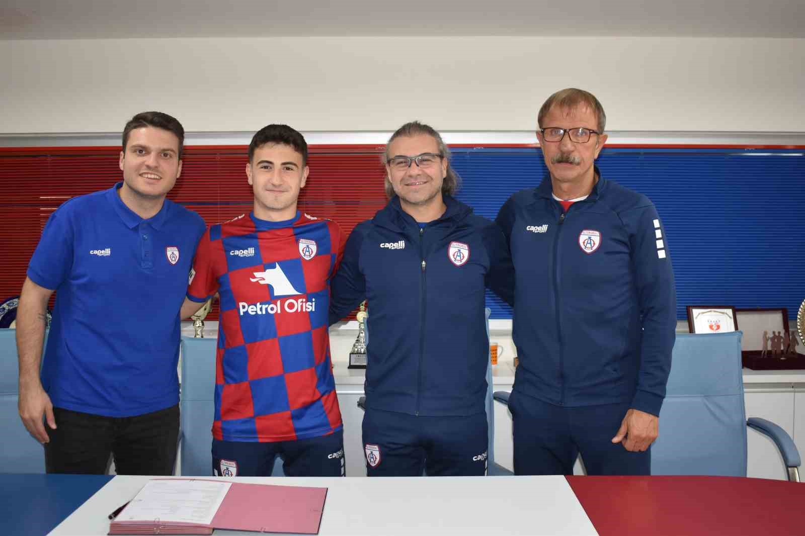 Altınordu’da Mustafa Karaman profesyonel oldu