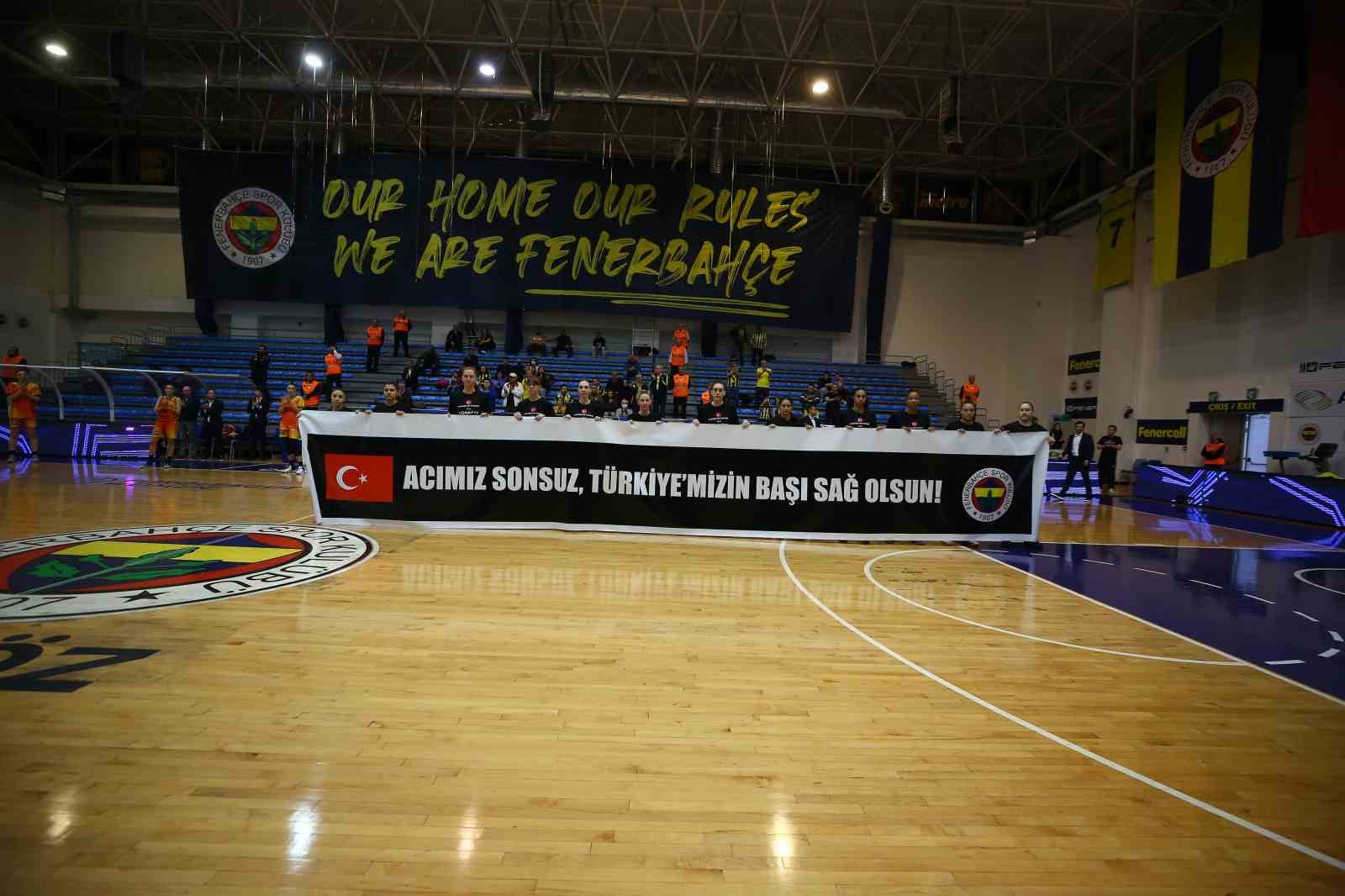 Kadınlar Euroleague: Fenerbahçe: 93 - Valencia Basket: 61