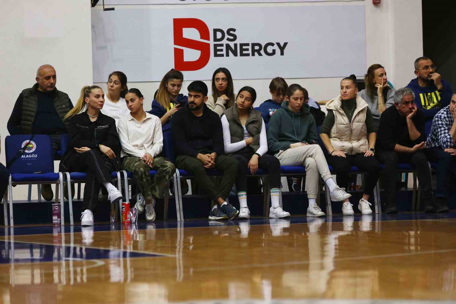 Kadınlar Euroleague: Fenerbahçe: 93 - Valencia Basket: 61
