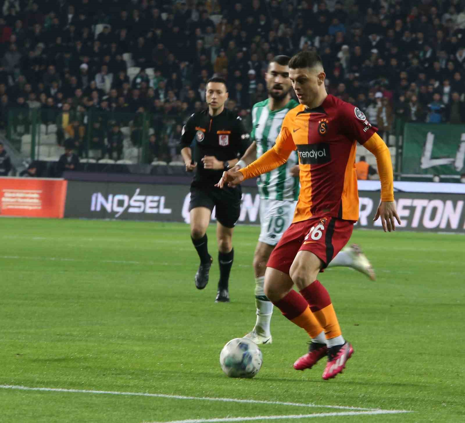 Spor Toto Süper Lig: Konyaspor: 0 - Galatasaray: 1 (İlk yarı)