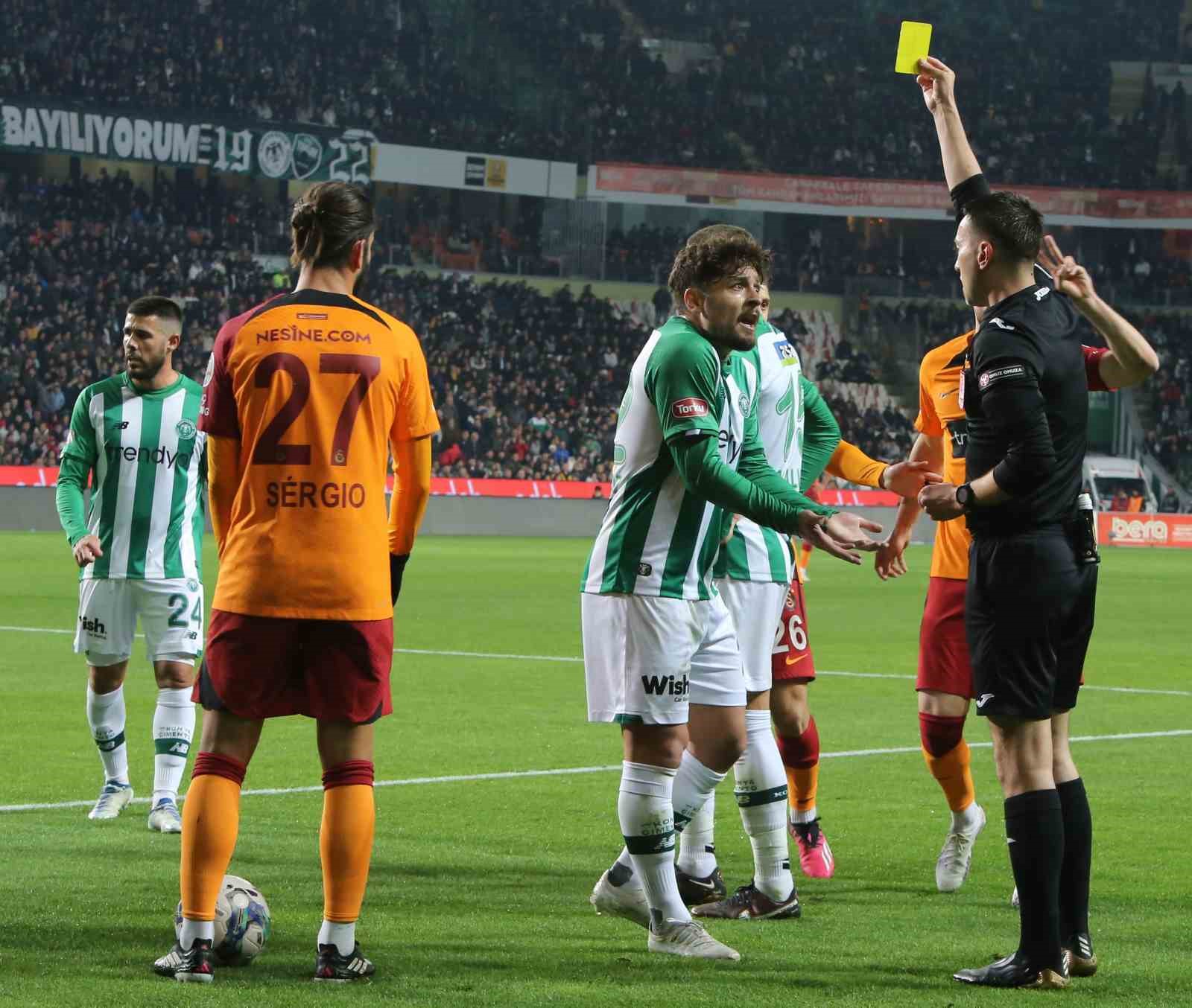 Spor Toto Süper Lig: Konyaspor: 0 - Galatasaray: 1 (İlk yarı)