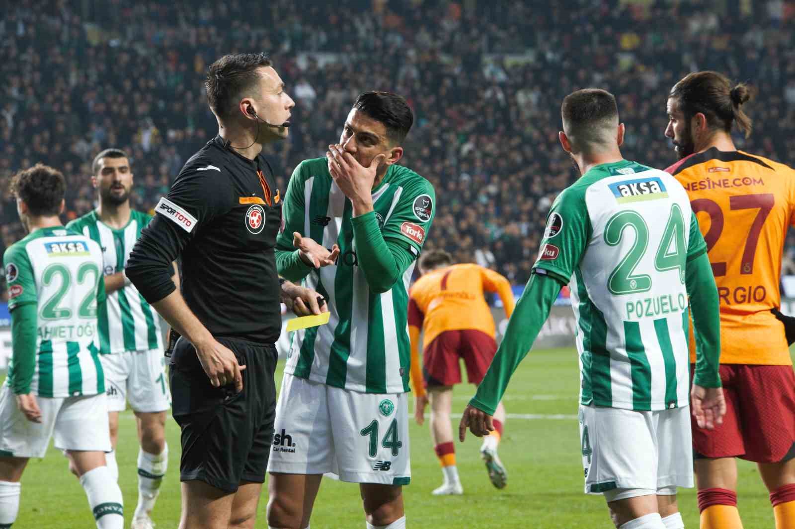 Spor Toto Süper Lig: Konyaspor: 0 - Galatasaray: 1 (İlk yarı)