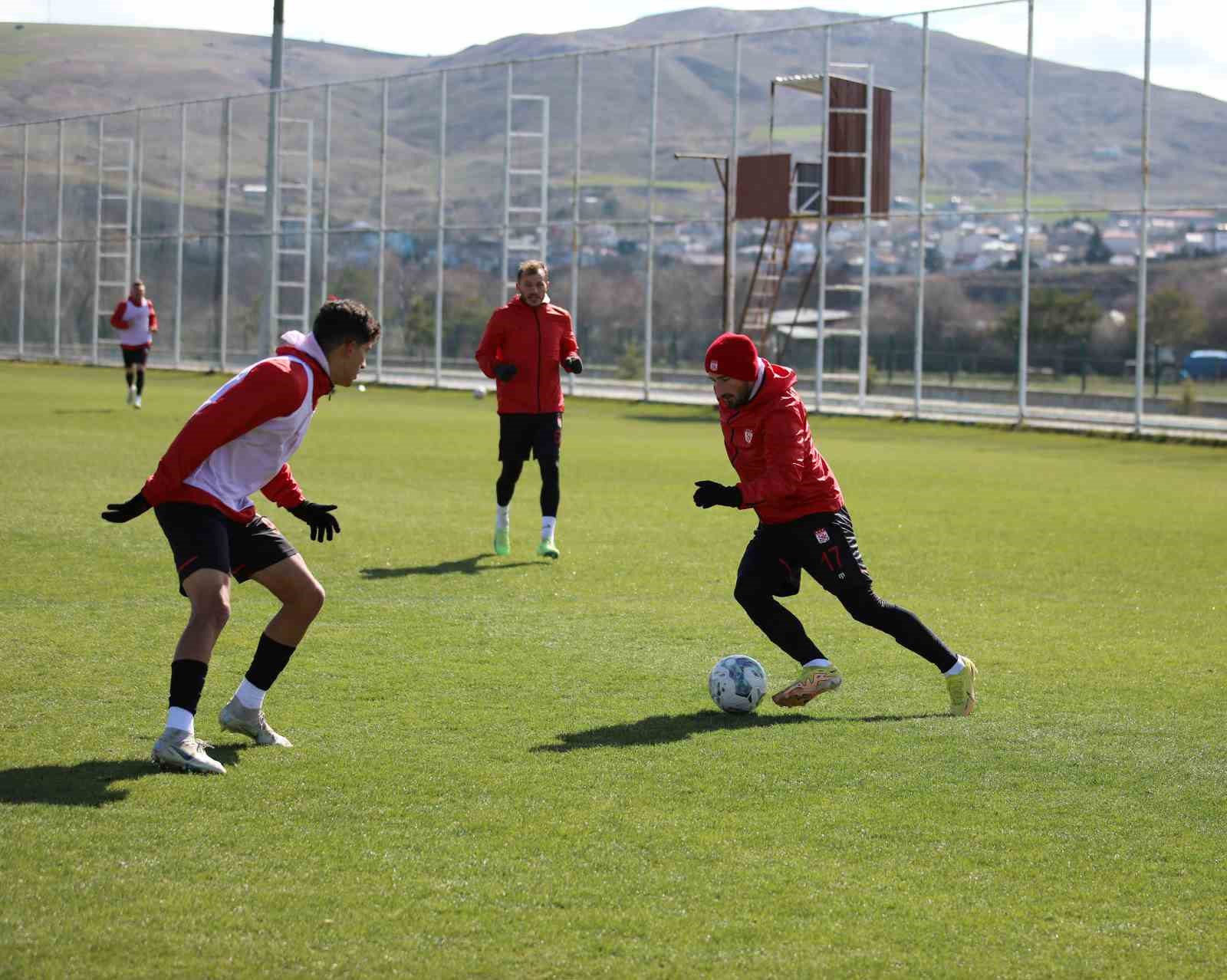 Sivasspor antrenman maçı yaptı