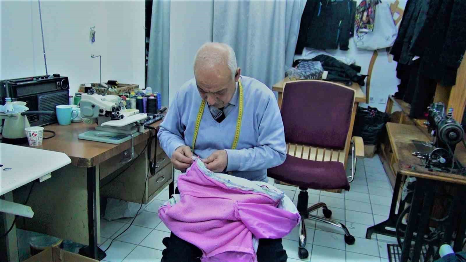 60 yıllık terzi: "60 senedir zevkle yapıyorum ama bu mesleğin kaybolmasına çok üzülüyorum"