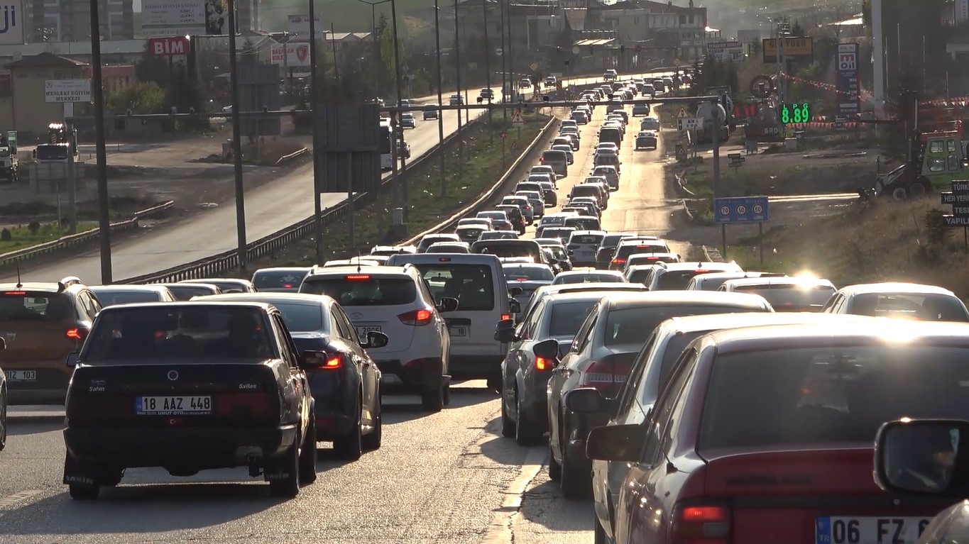 43 ilin geçiş güzergahında bayram bilançosu belli oldu: 627 bin araç geçiş yaptı