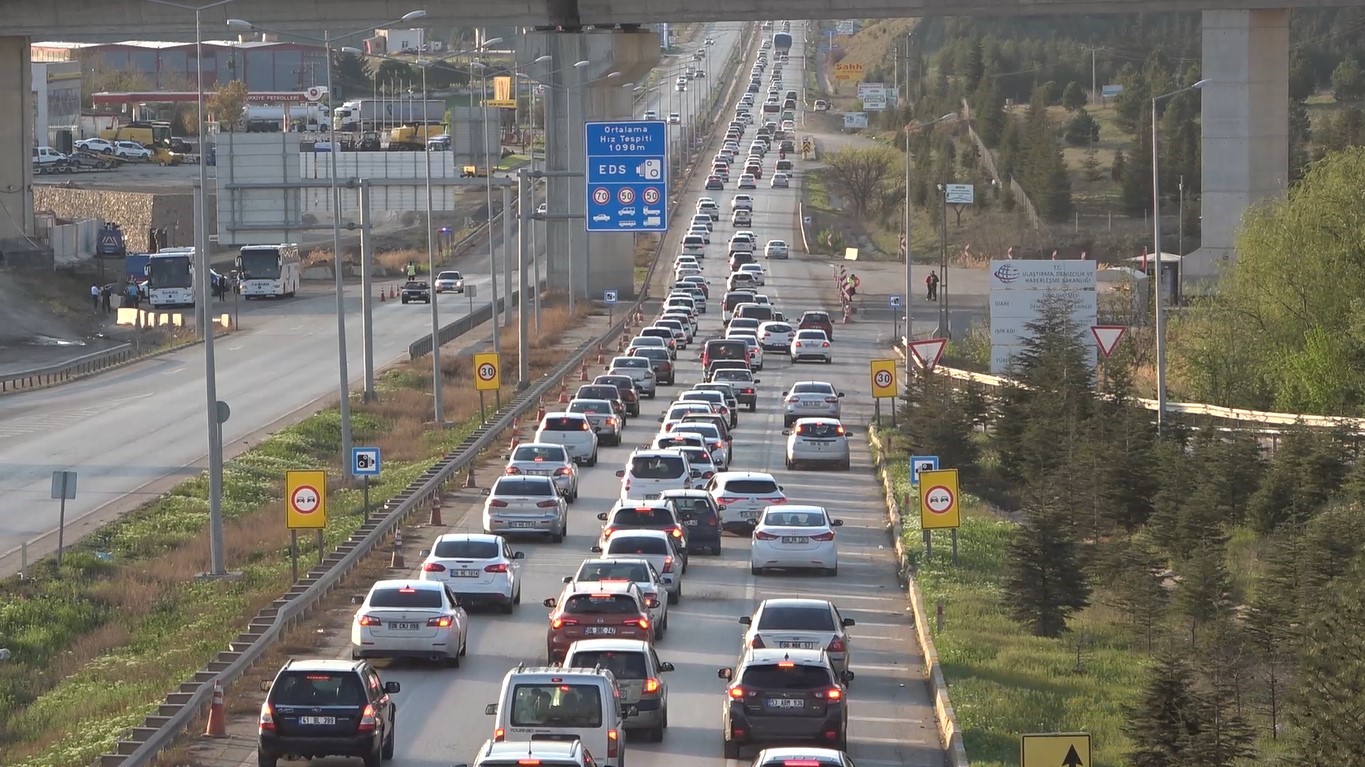 43 ilin geçiş güzergahında bayram bilançosu belli oldu: 627 bin araç geçiş yaptı