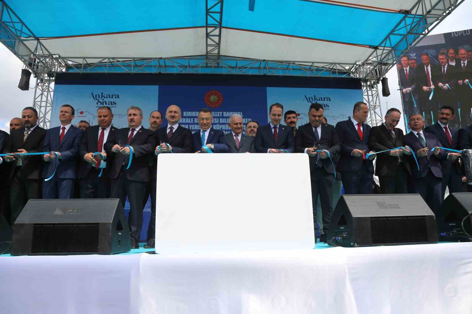Ankara-Sivas Yükse Hızlı Treni Kırıkkale’de coşkuyla karşılandı