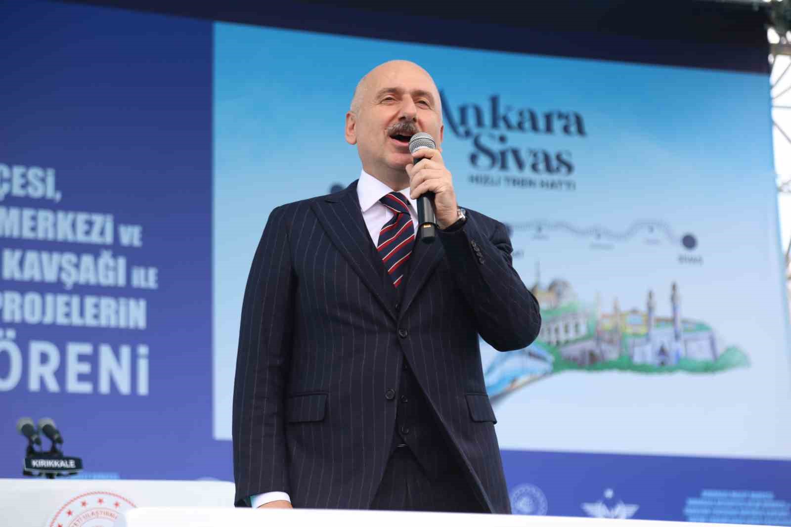 Ankara-Sivas Yükse Hızlı Treni Kırıkkale’de coşkuyla karşılandı