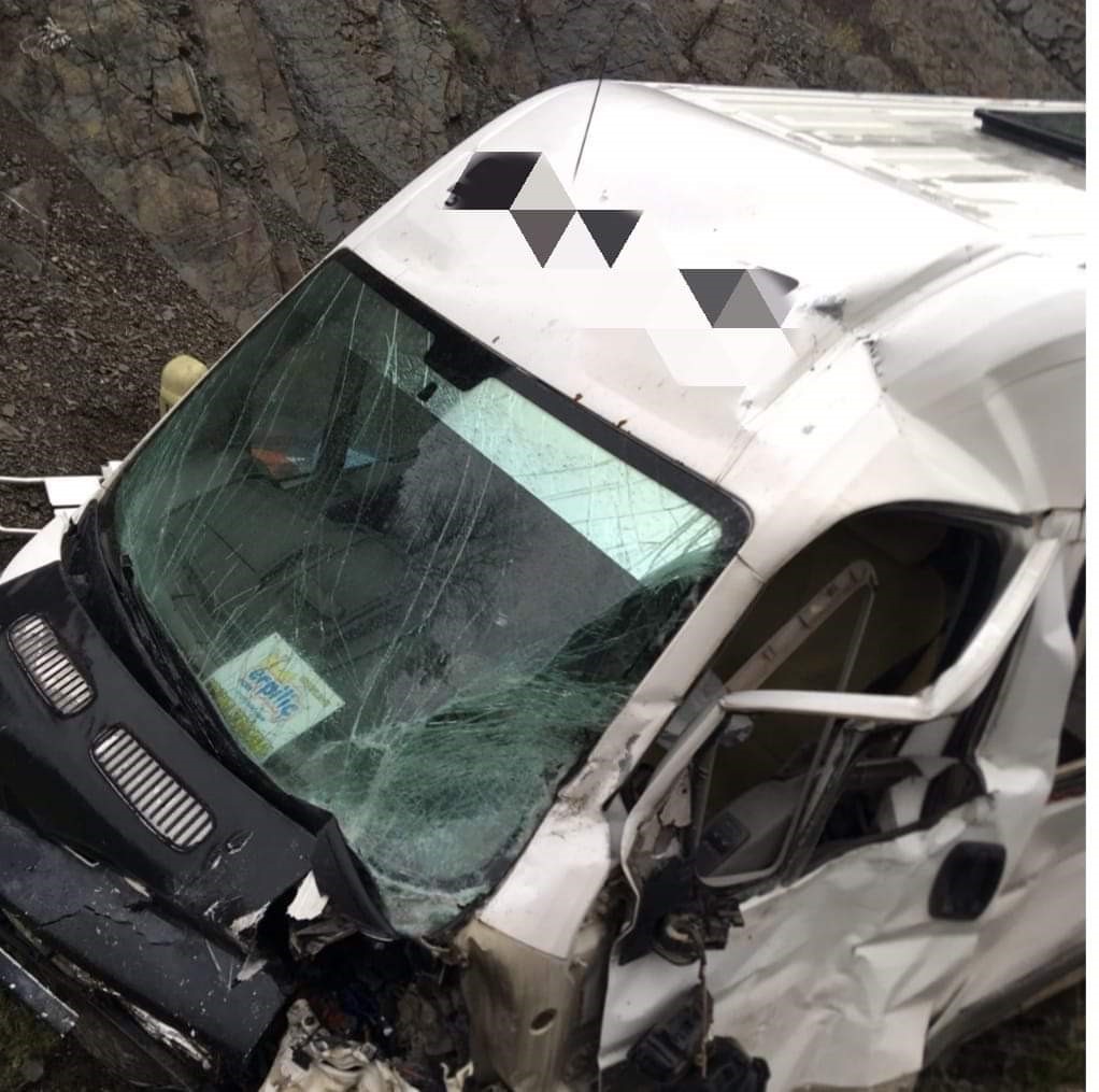 Ankara’da işçi servisi otomobille çarpıştı: 3 ölü, 20 yaralı