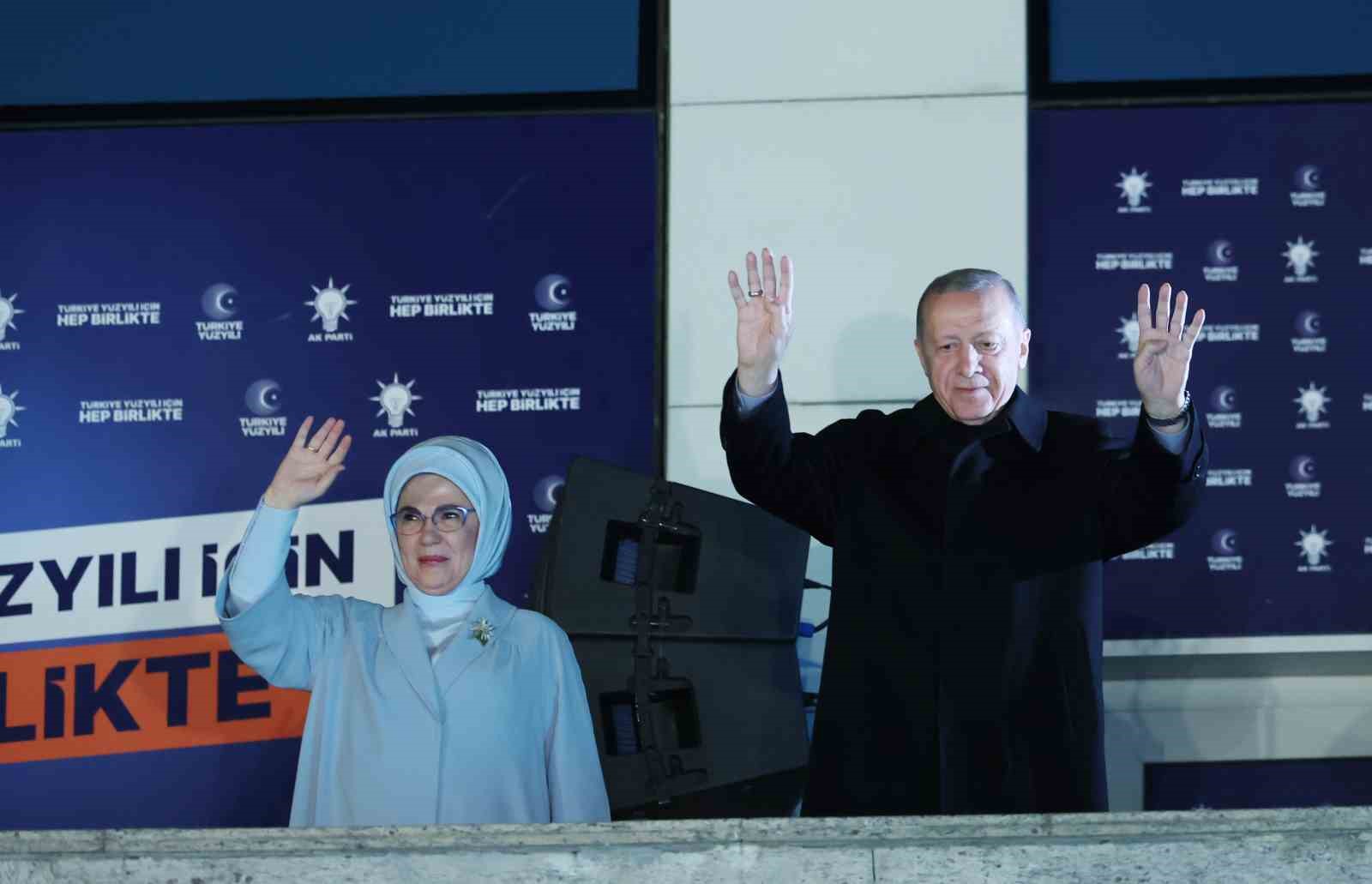 Cumhurbaşkanı Erdoğan’dan balkon konuşması