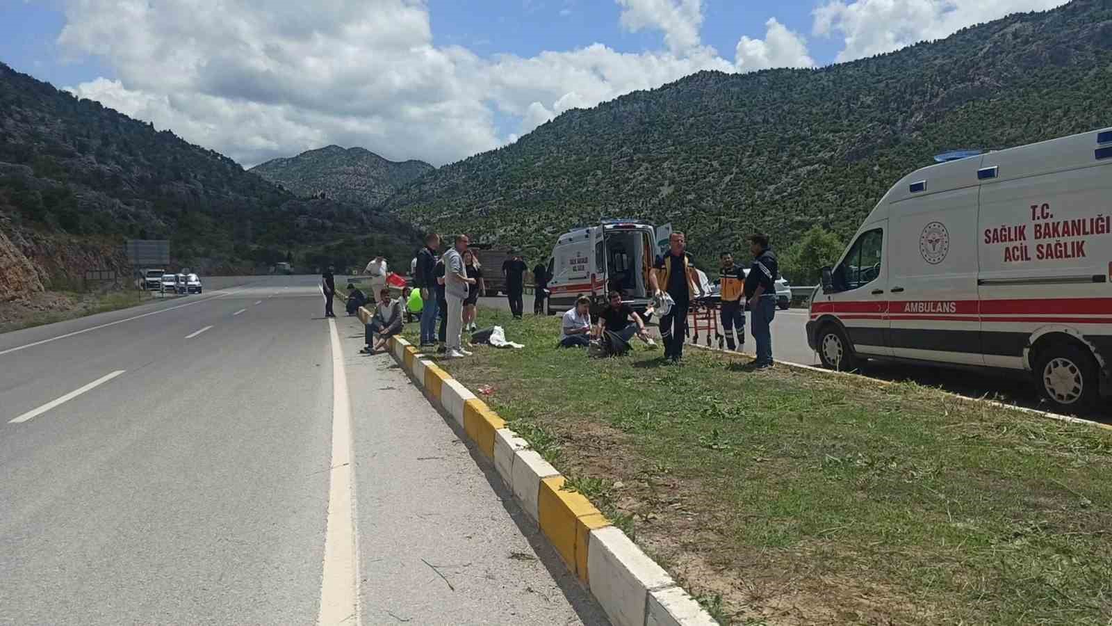 Konya’da yolcu otobüsü ile temizlik aracı çarpıştı: 1 ölü, 15 yaralı
