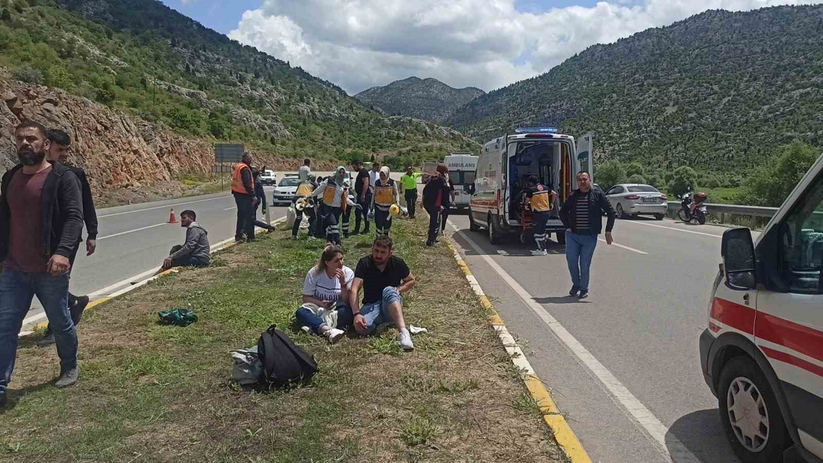 Konya’da yolcu otobüsü ile temizlik aracı çarpıştı: 1 ölü, 15 yaralı