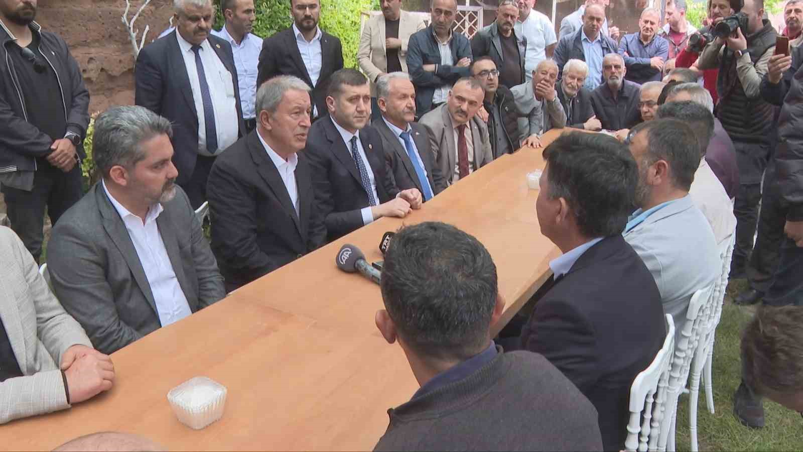 Bakan Akar: “Milletimizin 14 Mayıs’taki milliyetçi tavrını gördükten sonra bir anda çakma milliyetçiler, çakma terörle mücadeleciler ortaya çıktı”