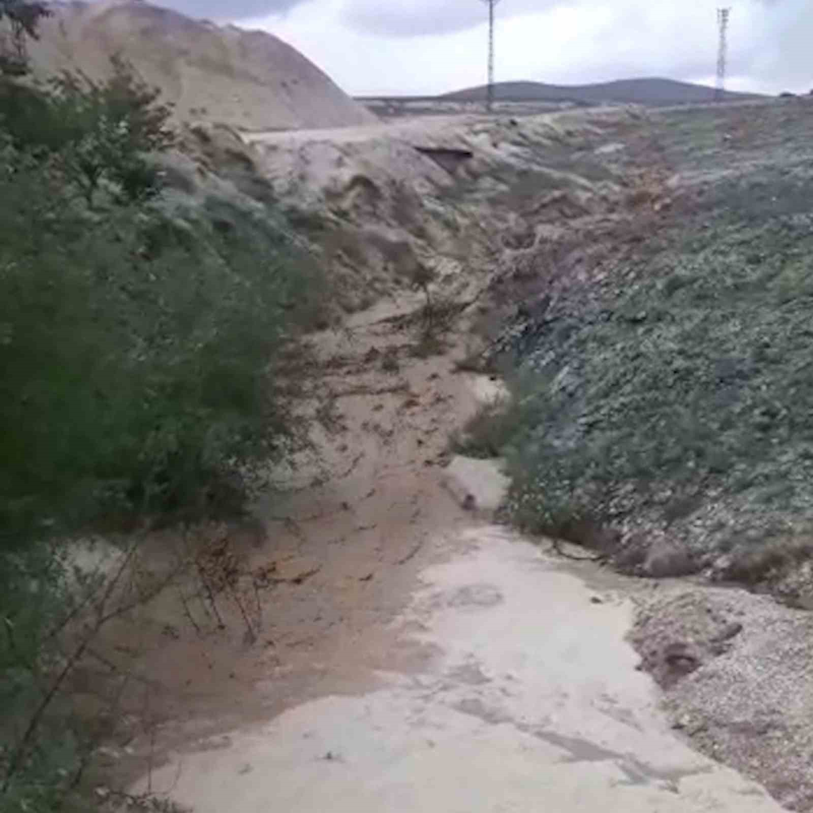 Kırıkkale’de dolu ve sağanak etkili oldu