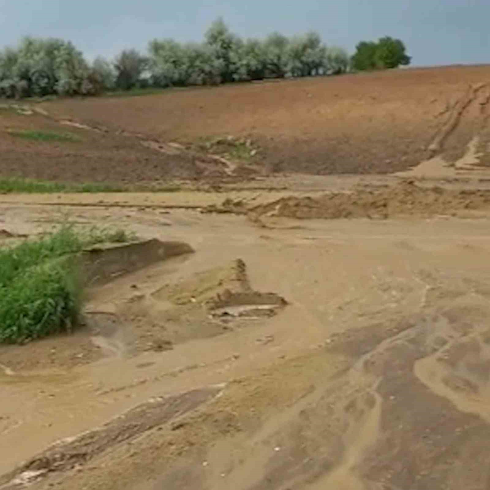 Kırıkkale’de dolu ve sağanak etkili oldu