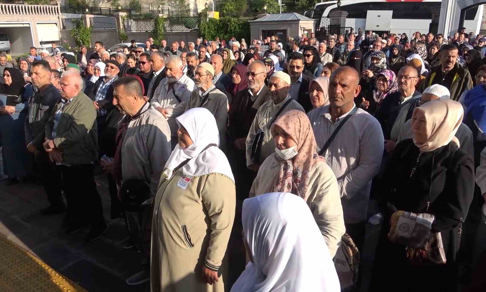 Kutsal yolculuk başladı: Kırıkkale’den ilk hac kafilesi yola çıktı