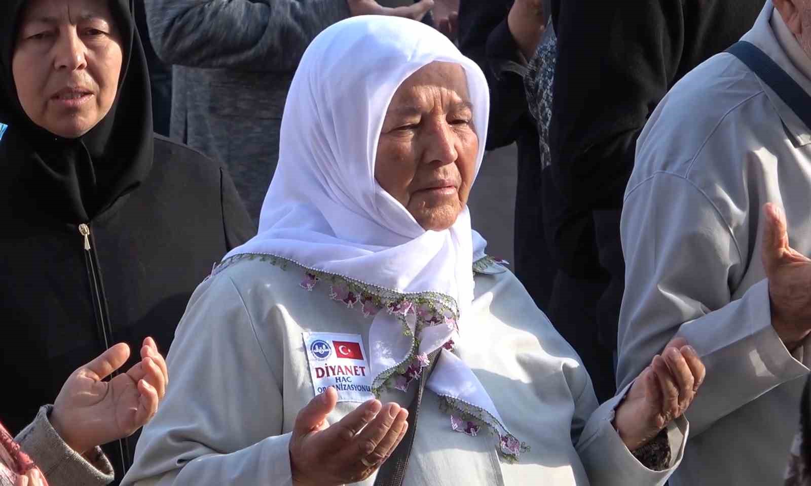 Kutsal yolculuk başladı: Kırıkkale’den ilk hac kafilesi yola çıktı