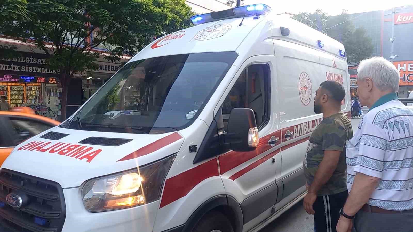 Eve pencereden girmek isteyen kadın ikinci kattan düştü.