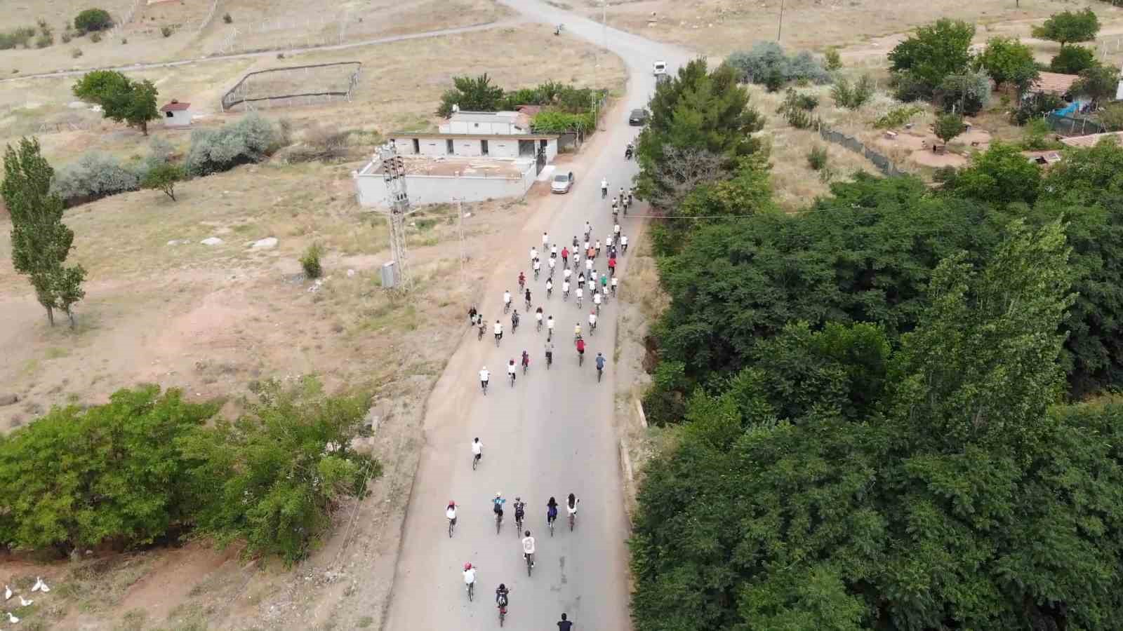 Dijital bağımlılığa karşı pedal çevirdiler